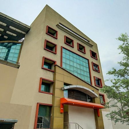 Itsy Hotels Oasis Inn ジャランダール エクステリア 写真