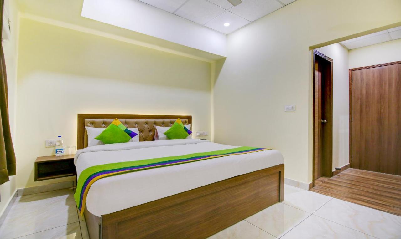 Itsy Hotels Oasis Inn ジャランダール エクステリア 写真