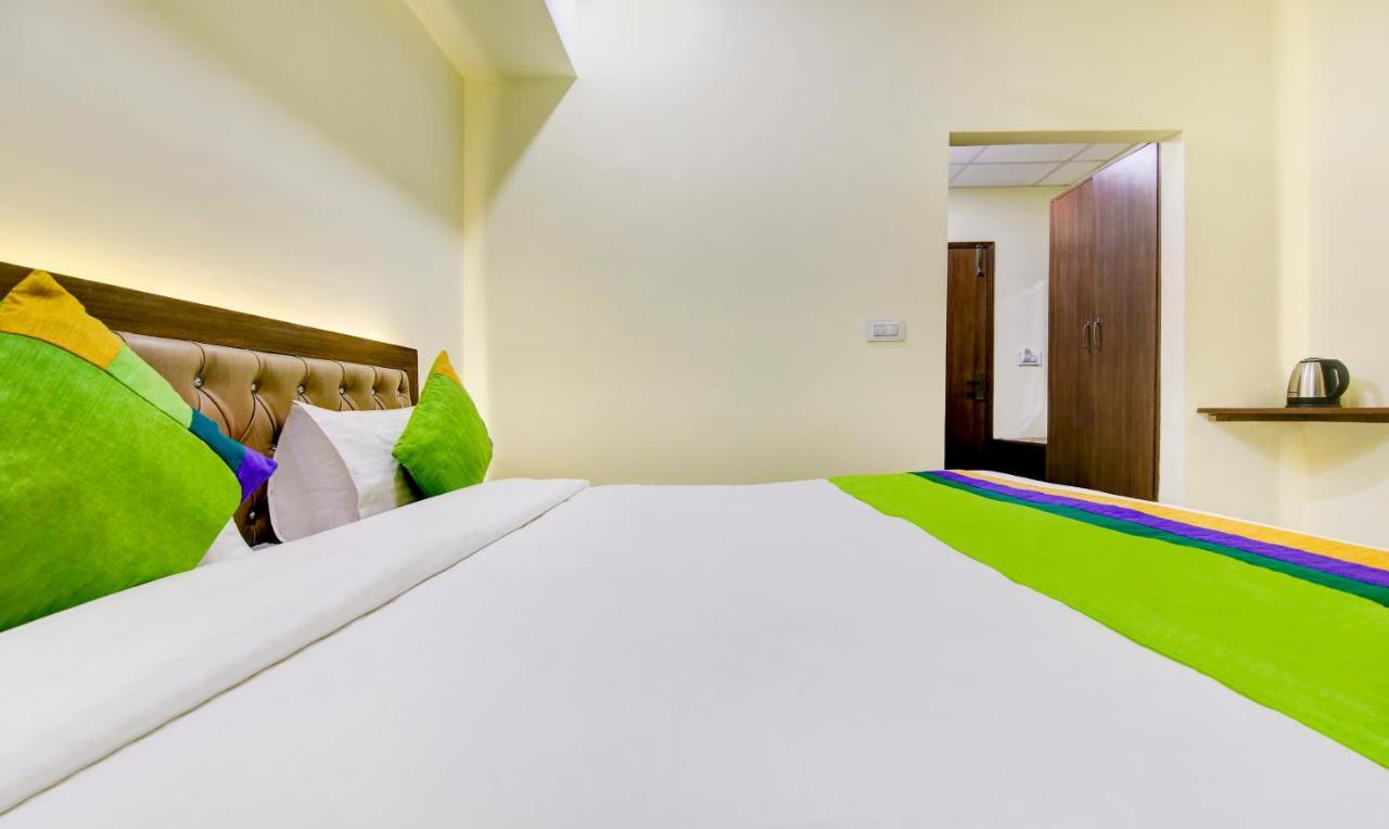 Itsy Hotels Oasis Inn ジャランダール エクステリア 写真