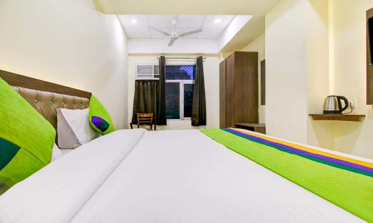 Itsy Hotels Oasis Inn ジャランダール エクステリア 写真