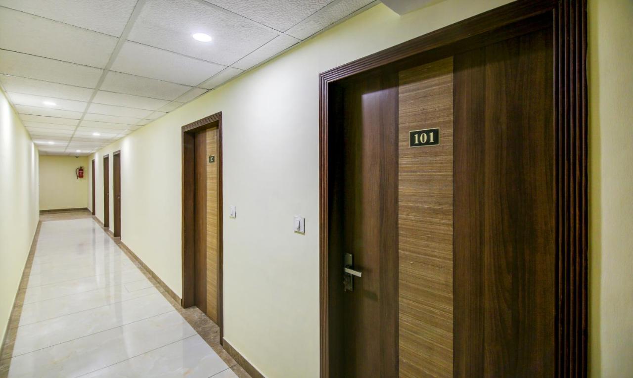 Itsy Hotels Oasis Inn ジャランダール エクステリア 写真
